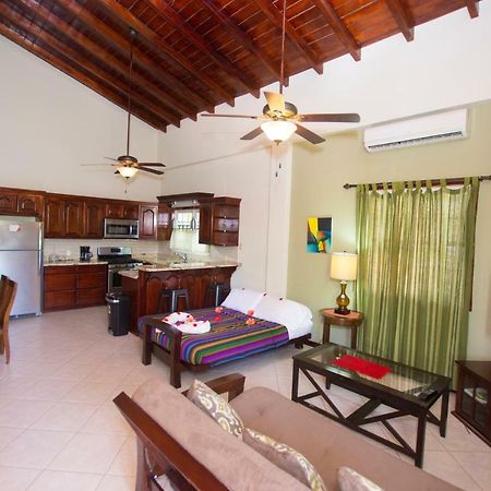Caribbean Shores Bed & Breakfast Dangriga Exteriér fotografie
