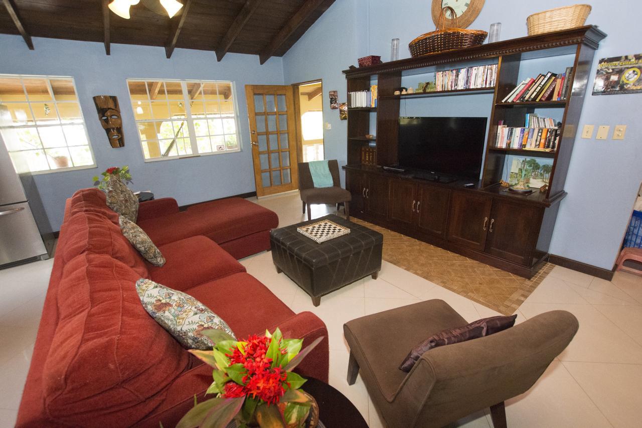 Caribbean Shores Bed & Breakfast Dangriga Exteriér fotografie
